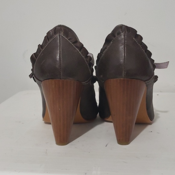 N.Y.L.A Sonia Brown Leather Heels Size 8 - Picture 5 of 7